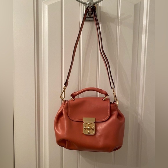 EASTSIDE VEGAN LEATHER CROSSBODY BAG IN ROSE COLOUR WITH HANDLE AND STRAP - Picture 11 of 16